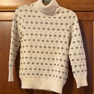 Elegant Cream Patterned Turtleneck Sweater